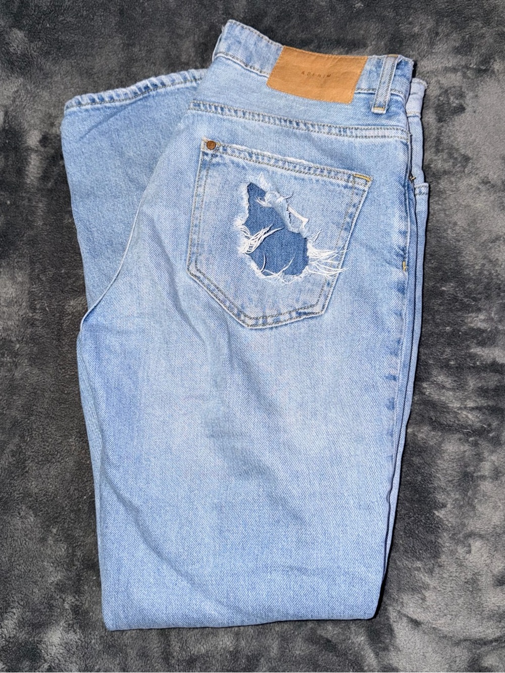 H&M Low Rise Boyfriend Jeans - Picture 5 of 6